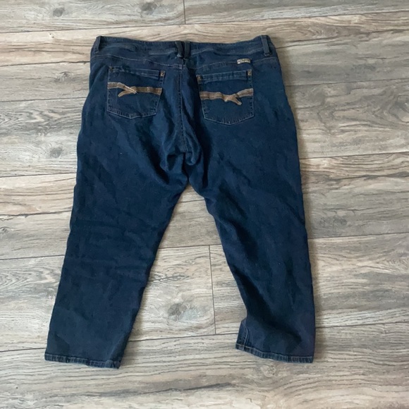 Jeans - Picture 2 of 2